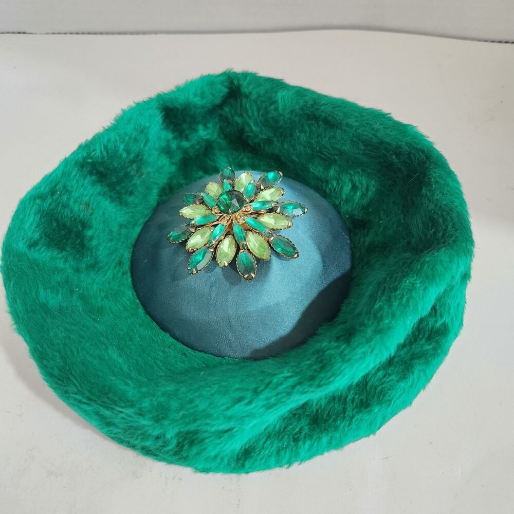 Vintage Duchess Green Fur Hat With Rhinestone Brooch Made In Italy Womens Winter